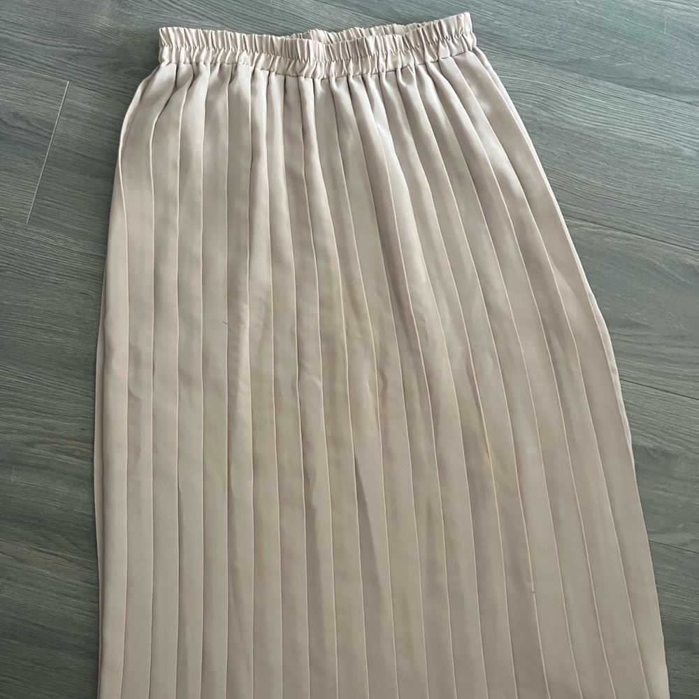 Elegant Pleated Beige Skirt